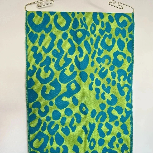 Steve Madden Reversible Leopard Print Scarf Green and Blue With Fringe - Picture 4 of 9
